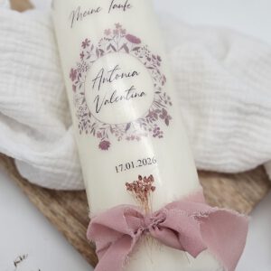 Taufkerze 'Antonia' mit Blumenkranz | 34,90 €